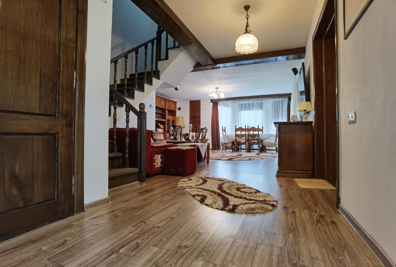 Conacul Caterinei Hotel Половраги Екстериор снимка