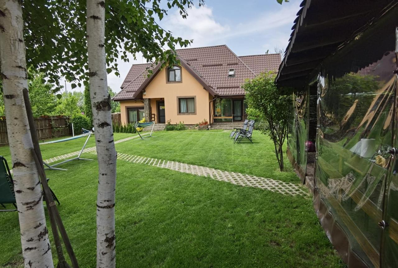 Conacul Caterinei Hotel Половраги Екстериор снимка