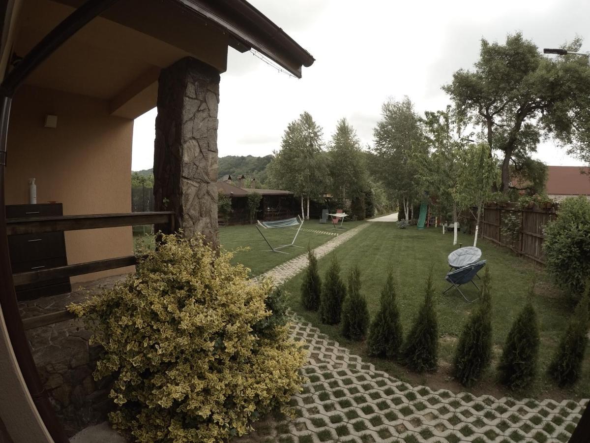 Conacul Caterinei Hotel Половраги Екстериор снимка