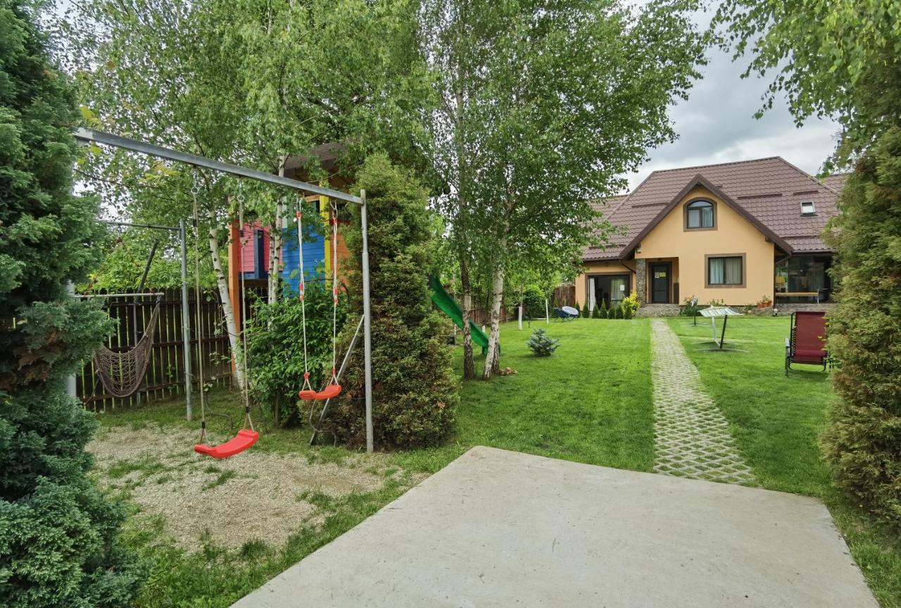 Conacul Caterinei Hotel Половраги Екстериор снимка