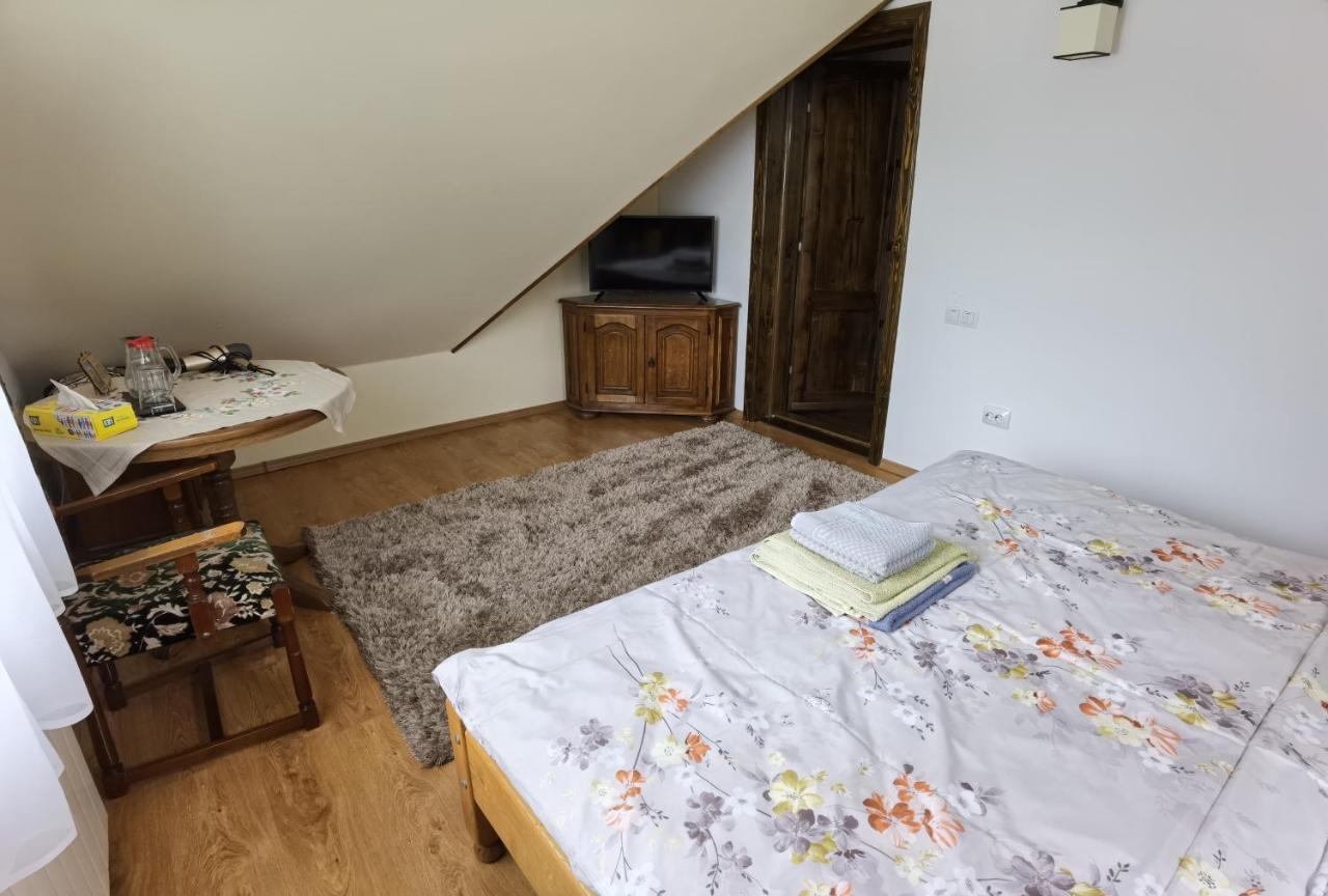 Conacul Caterinei Hotel Половраги Екстериор снимка