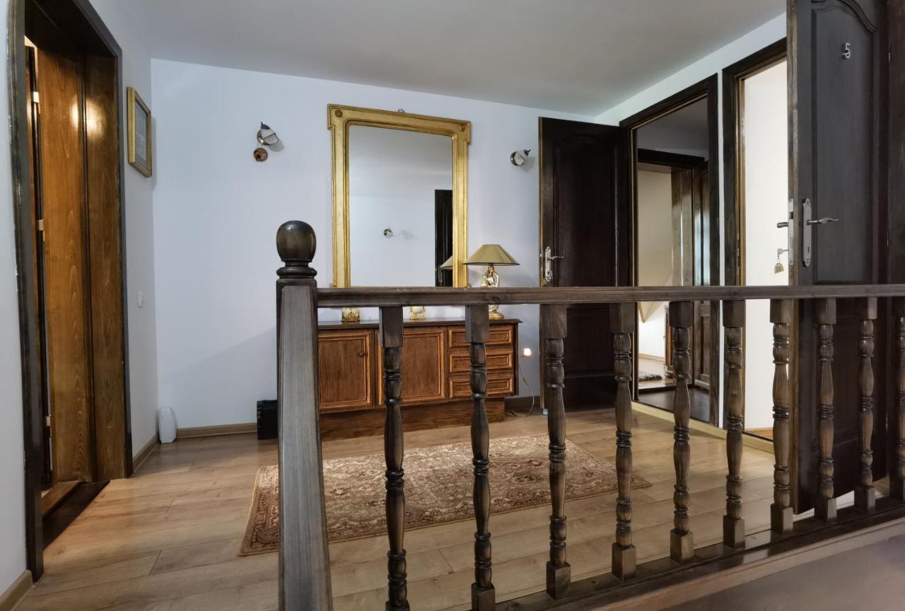 Conacul Caterinei Hotel Половраги Екстериор снимка
