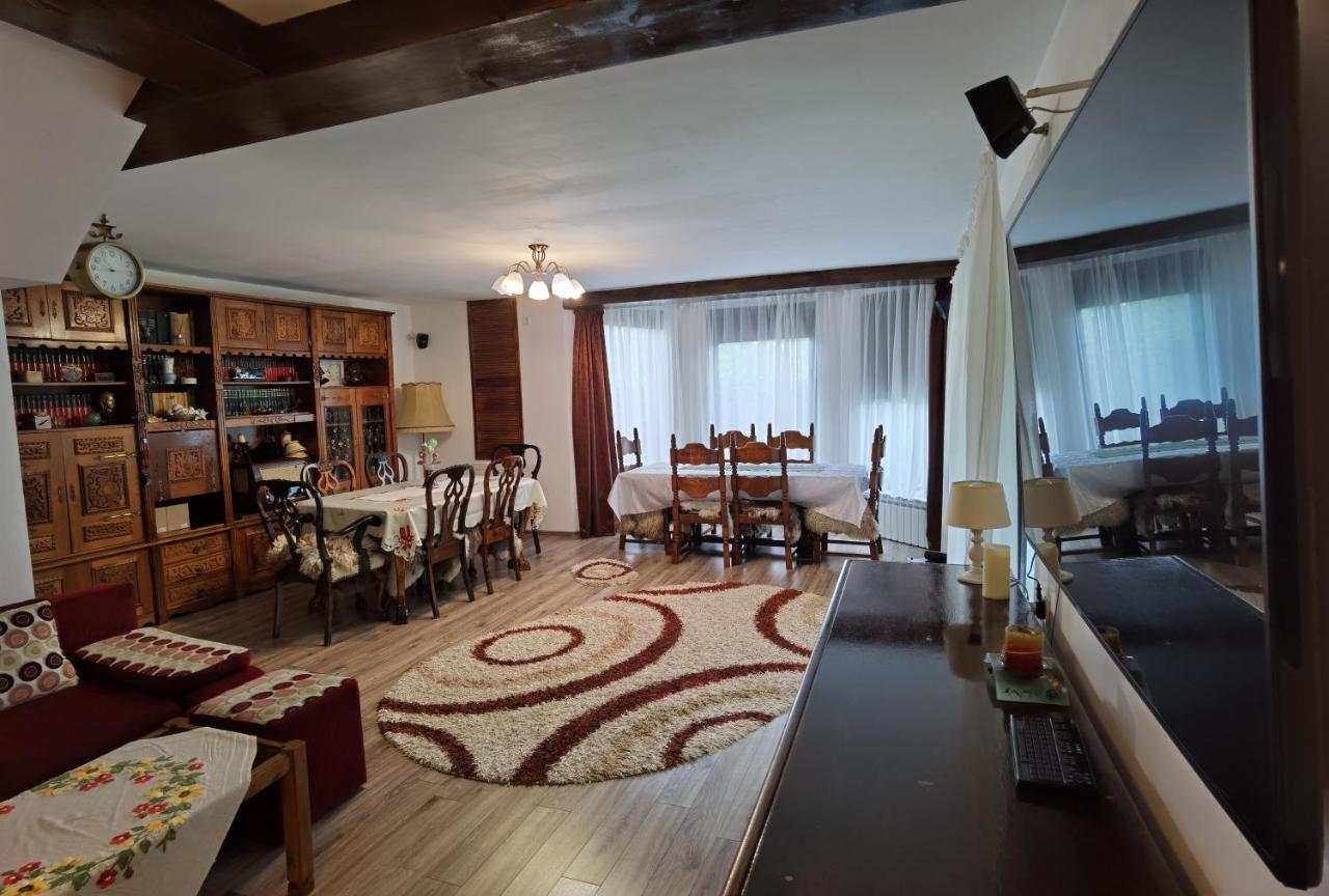 Conacul Caterinei Hotel Половраги Екстериор снимка