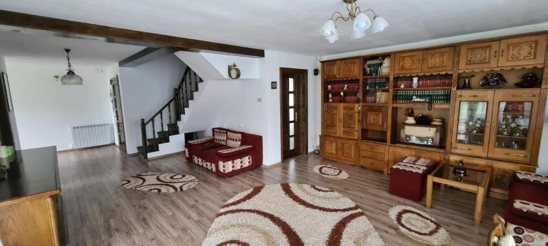 Conacul Caterinei Hotel Половраги Екстериор снимка