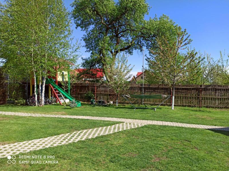 Conacul Caterinei Hotel Половраги Екстериор снимка