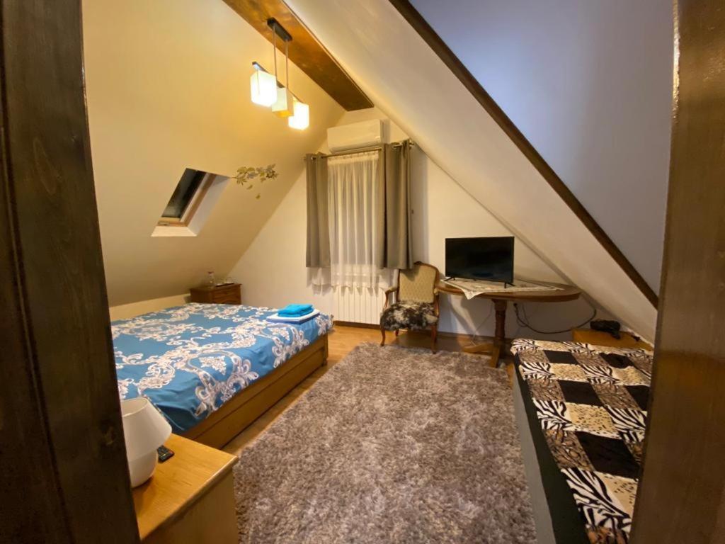 Conacul Caterinei Hotel Половраги Екстериор снимка