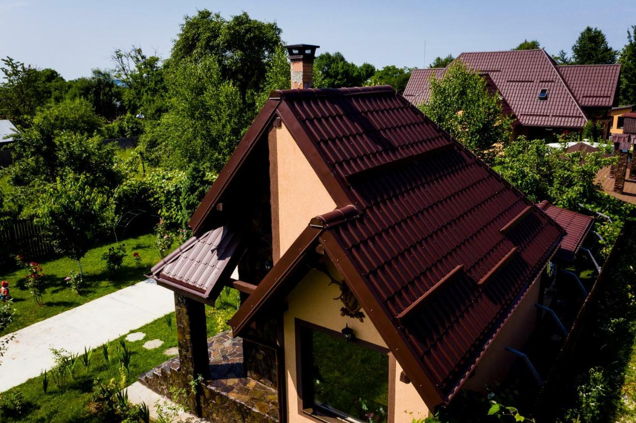 Conacul Caterinei Hotel Половраги Екстериор снимка